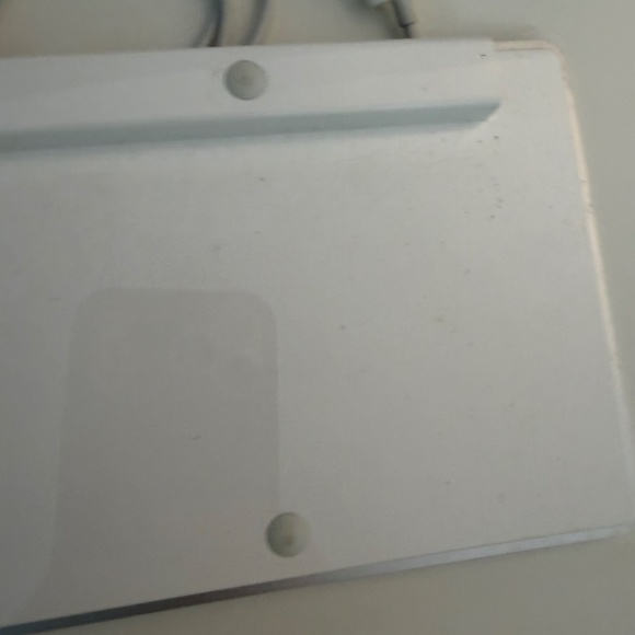 Apple Wired Keyboard with Numeric Keypad Compatible - Picture 4 of 9